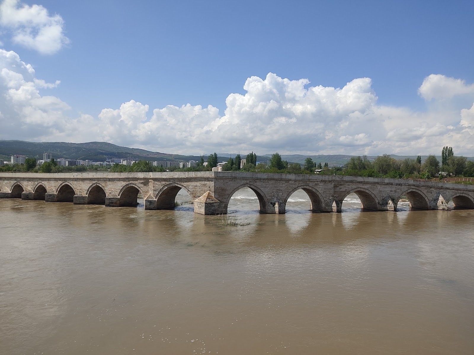 Sabancı Merkez Cami Adana 6 minare Seyhan Nehri
