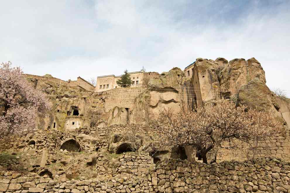 Güzelyurt taş köy