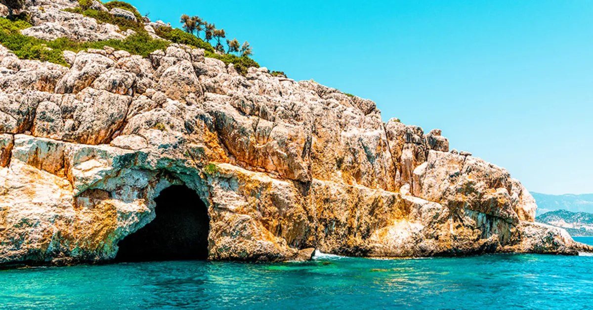 Korsanlar Mağarası tekne deniz mağara