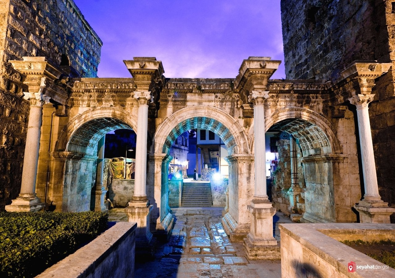 Antalya Kaleiçi — Roma limanı ve tarihi suriçi