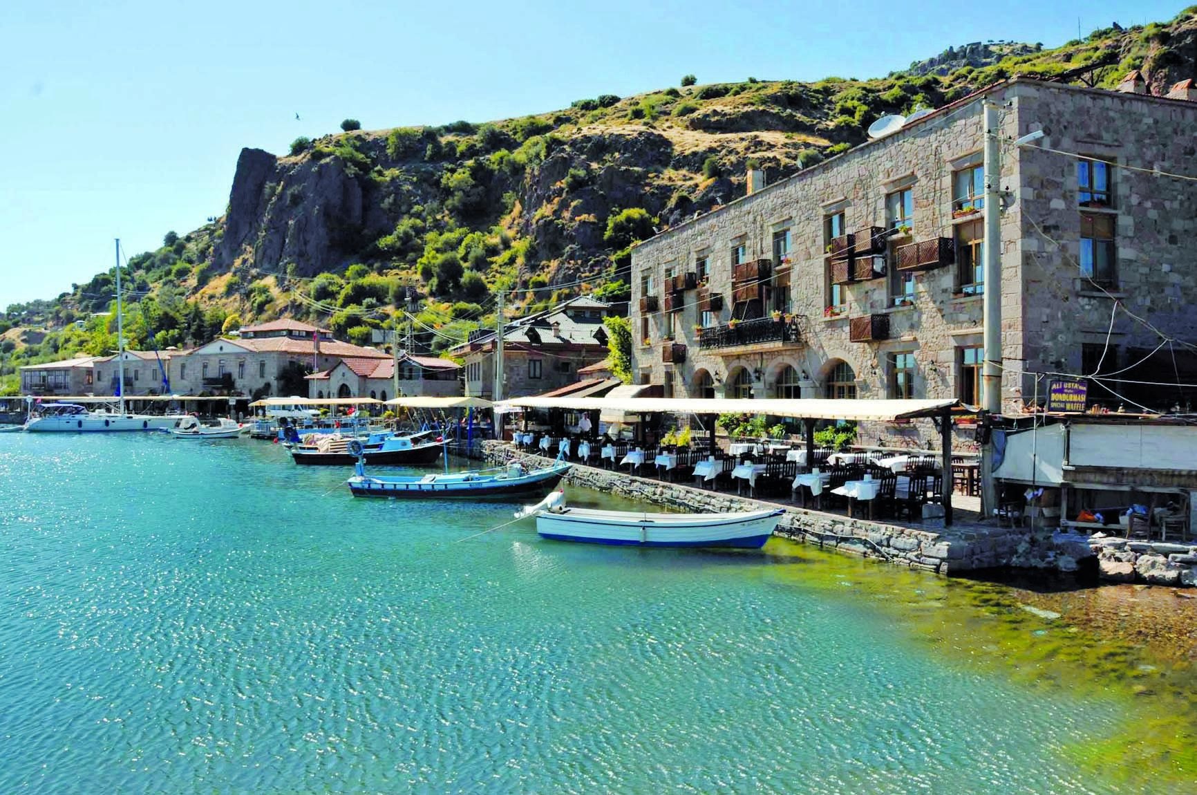 Behramkale Taş Köprüsü