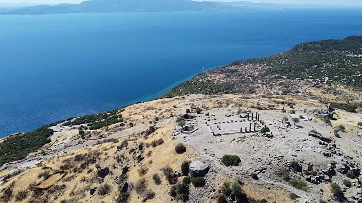 Assos Nekropolü & Surlar