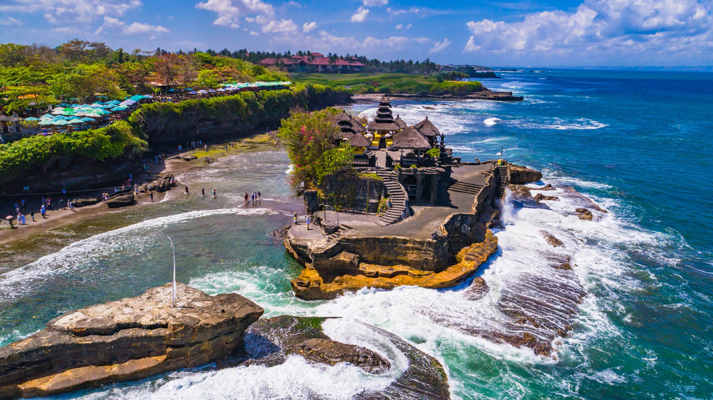 Tanah Lot (deniz üstü tapınak)
