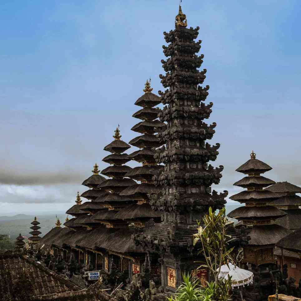 Besakih (anne tapınak — Mount Agung)