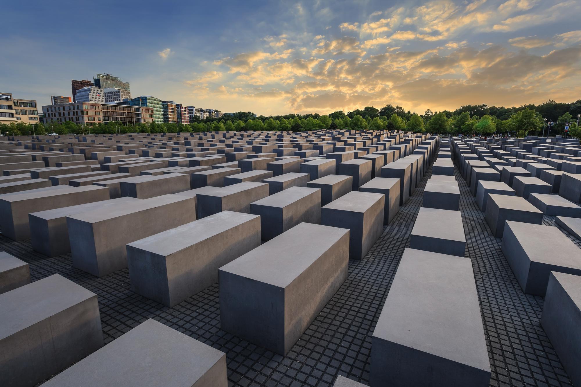 Holocaust Memorial (Anıt)