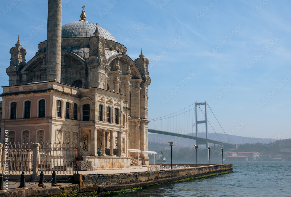 Ortaköy Camii Boğaz sahil klasik