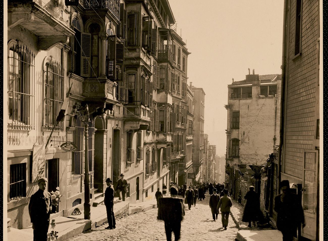 Karaköy modern kafe sanat galeri