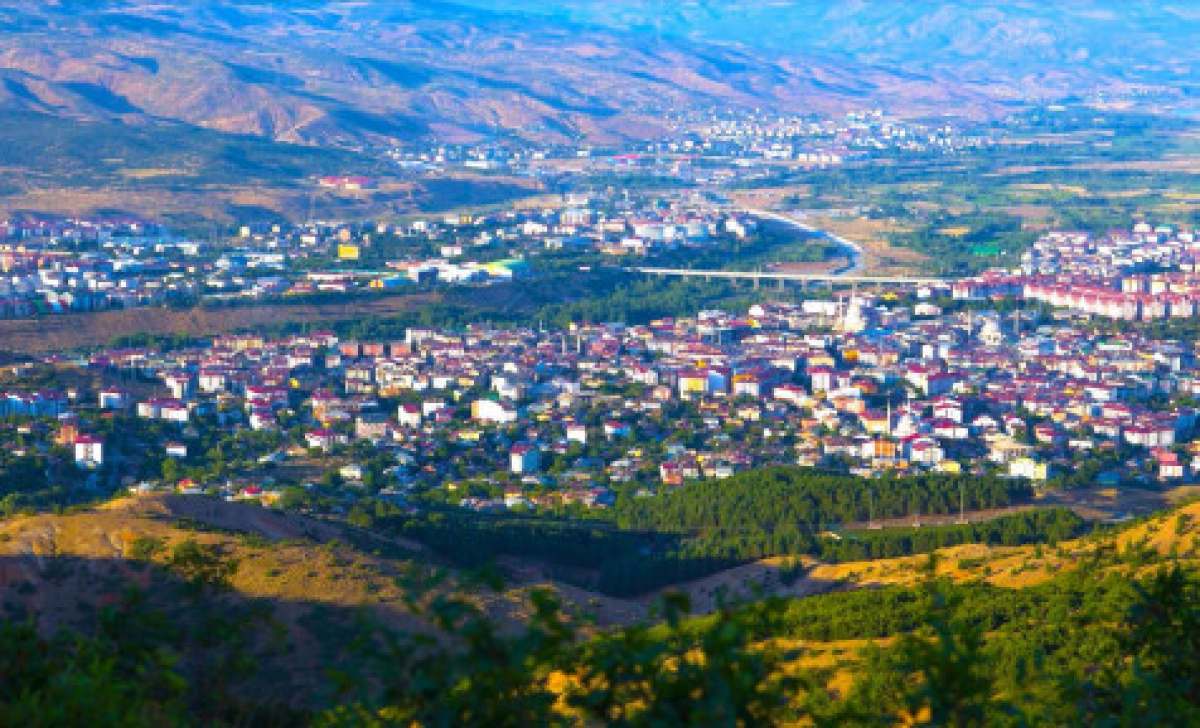 Bingöl Yüzergöl yayla yansıma yeşil ada