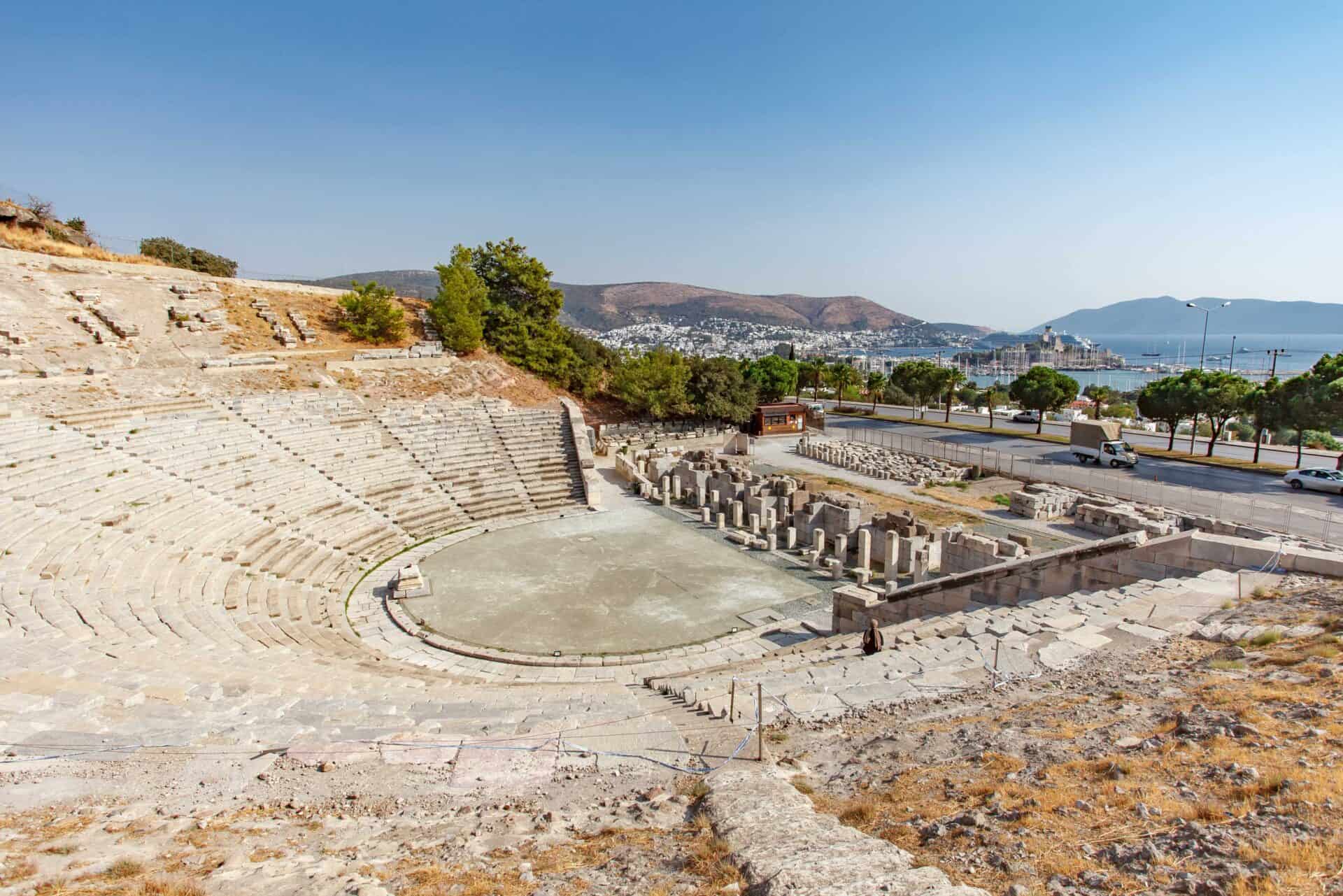 Bodrum antik tiyatro 13000 kişi