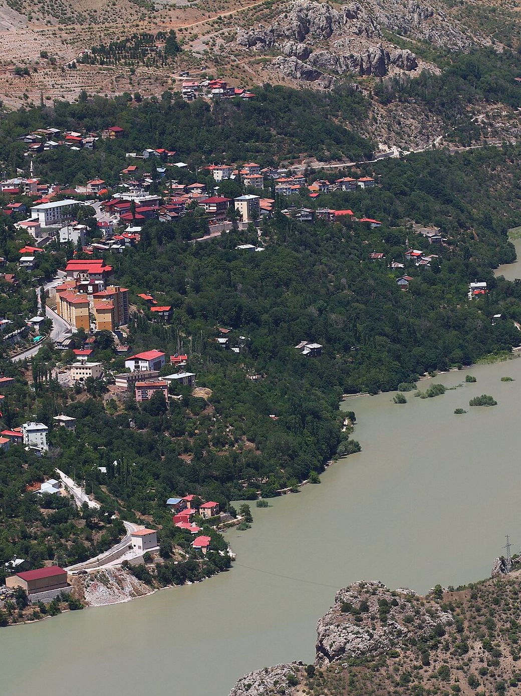 Kemaliye Eğin taş evler Fırat nehri