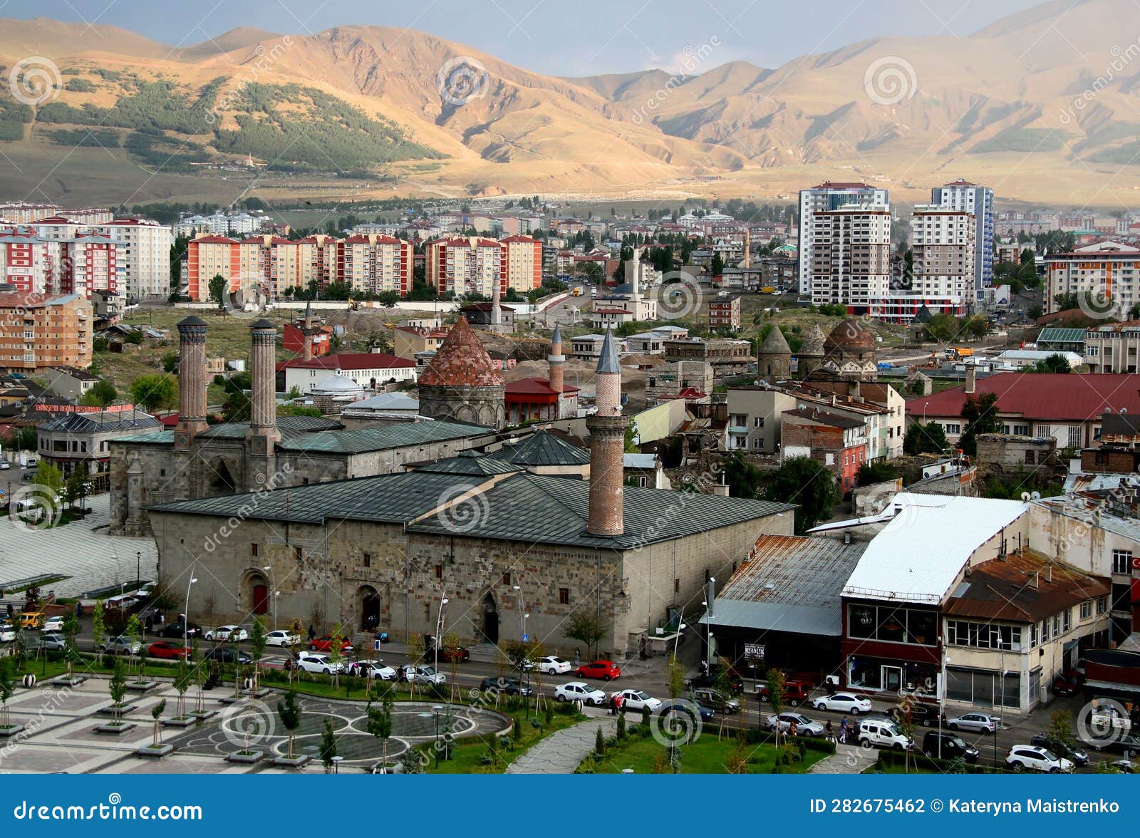 Çifte Minareli Medrese Selçuklu mimari Erzurum