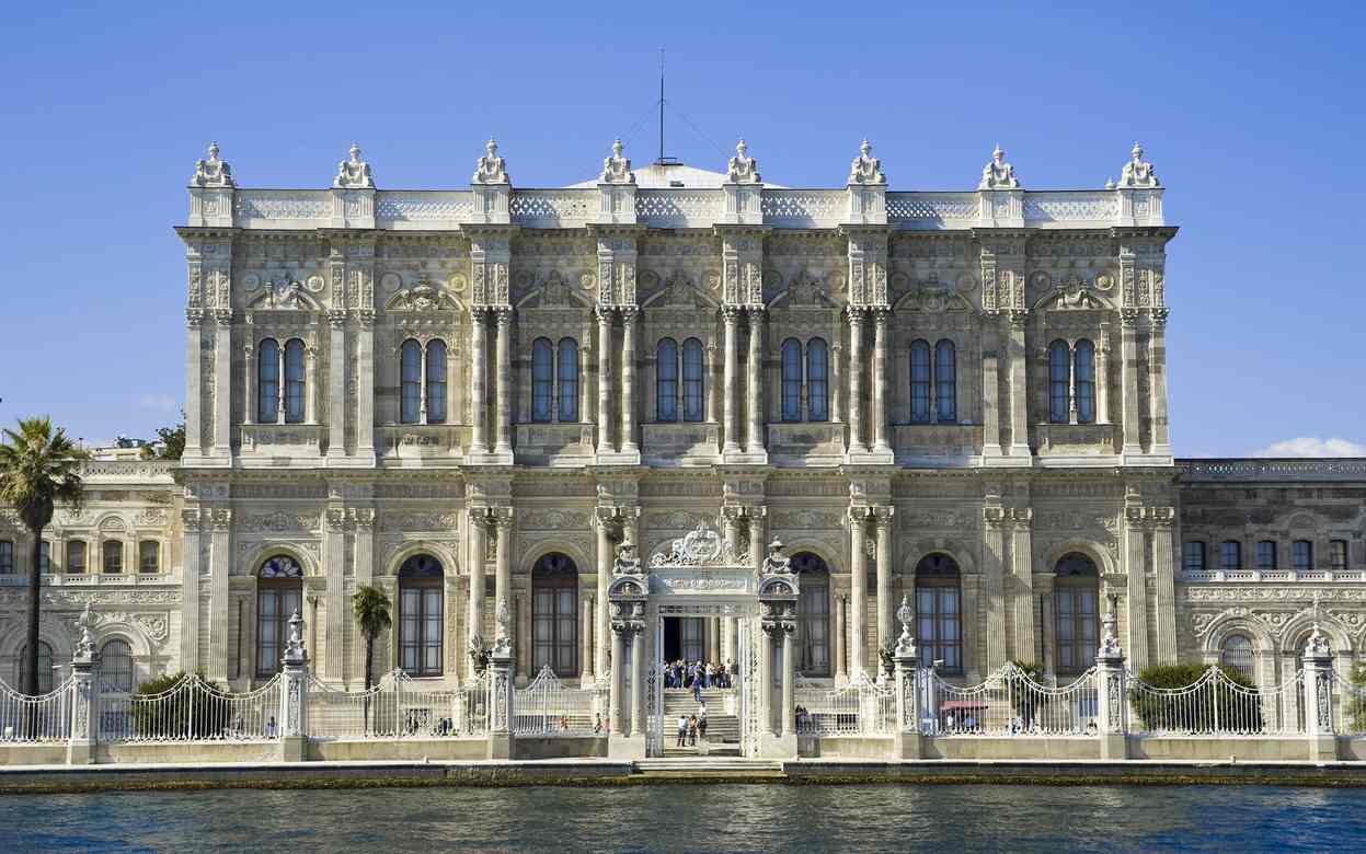 Dolmabahçe Sarayı