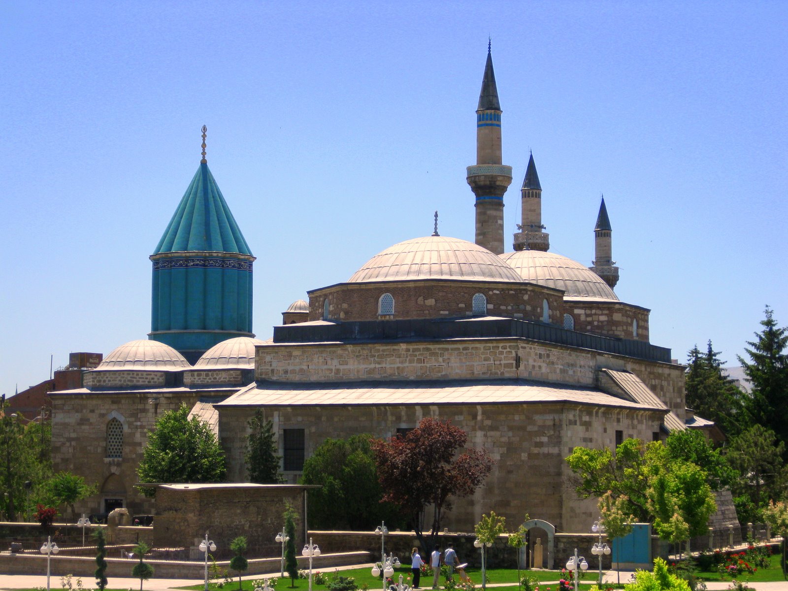 Konya Mevlana Müzesi — yeşil türbe kubbesi, Selçuklu mimarisi