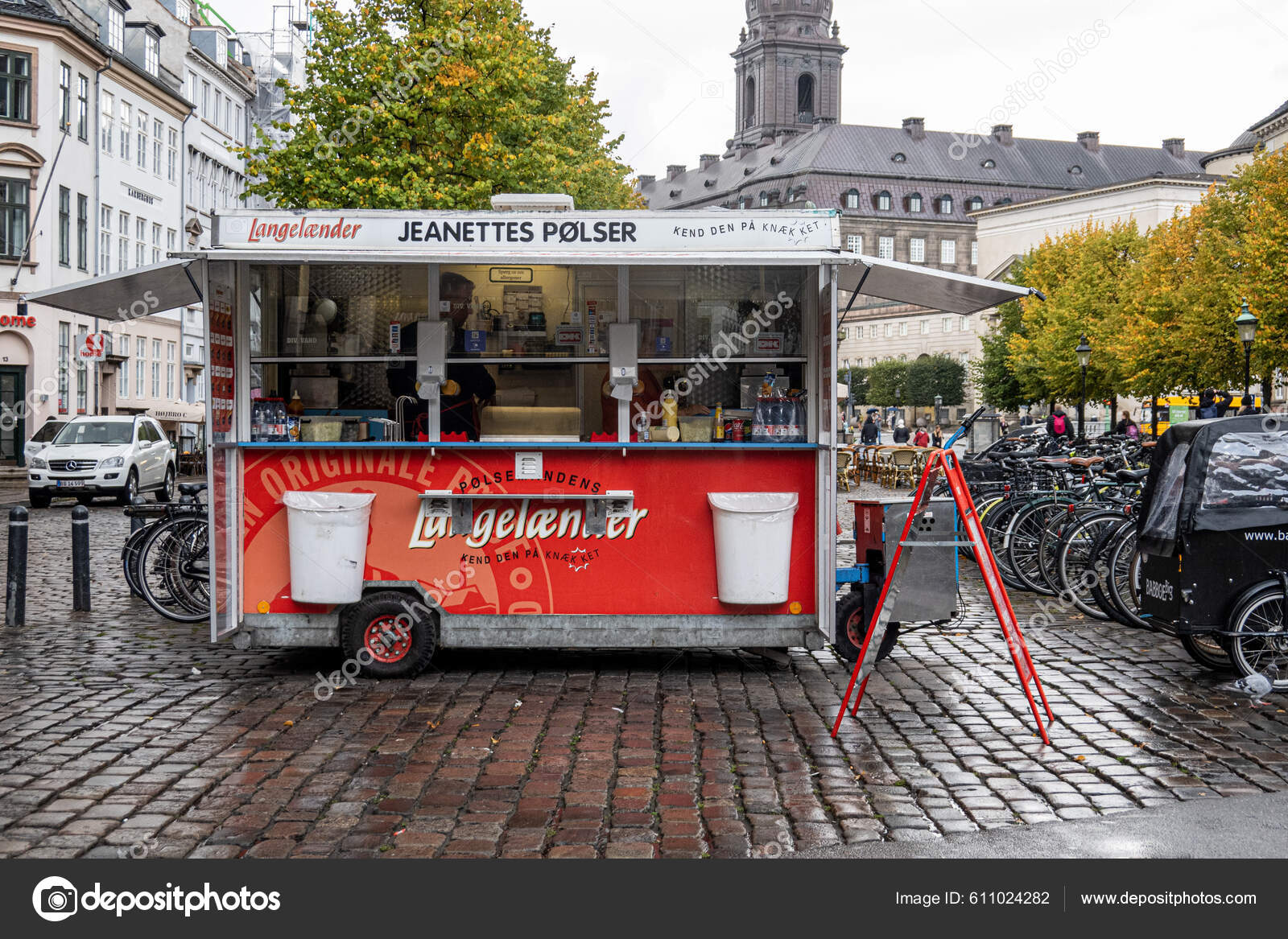 Pølser (Danimarka hot dog — sokak klasiği)