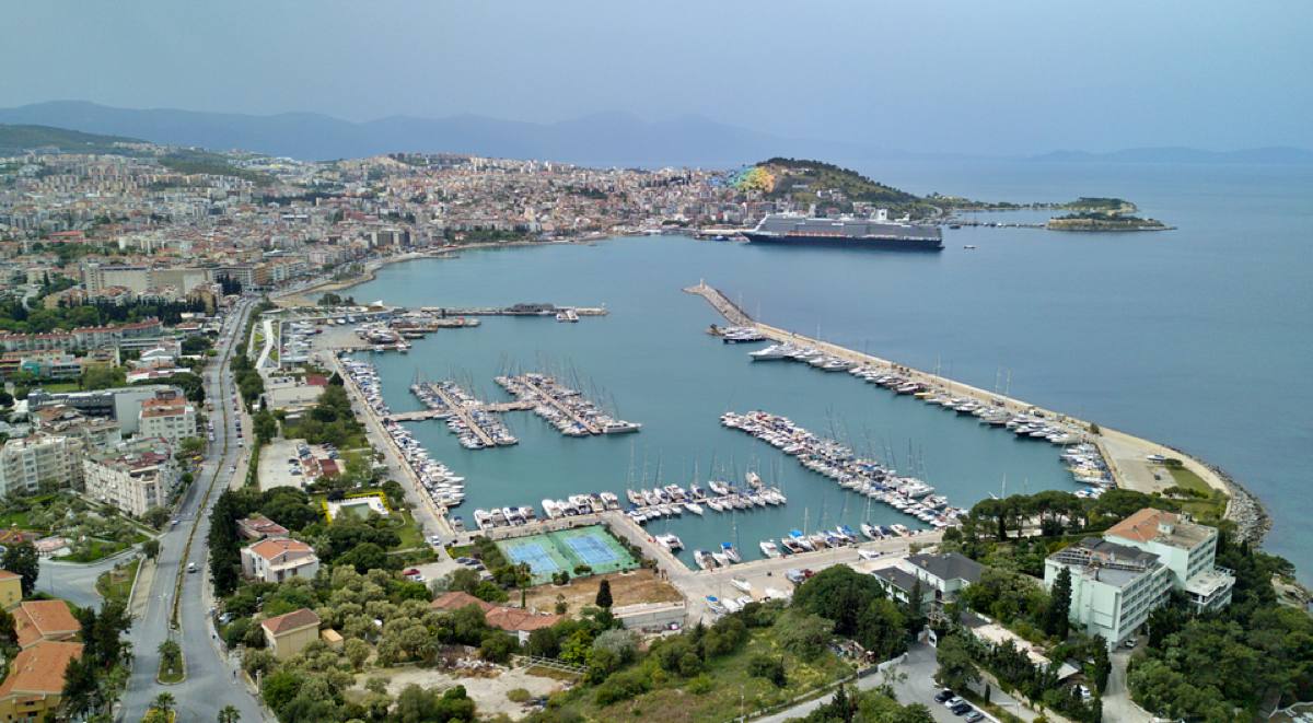 Kuşadası Marina Setur 600 yat lüks