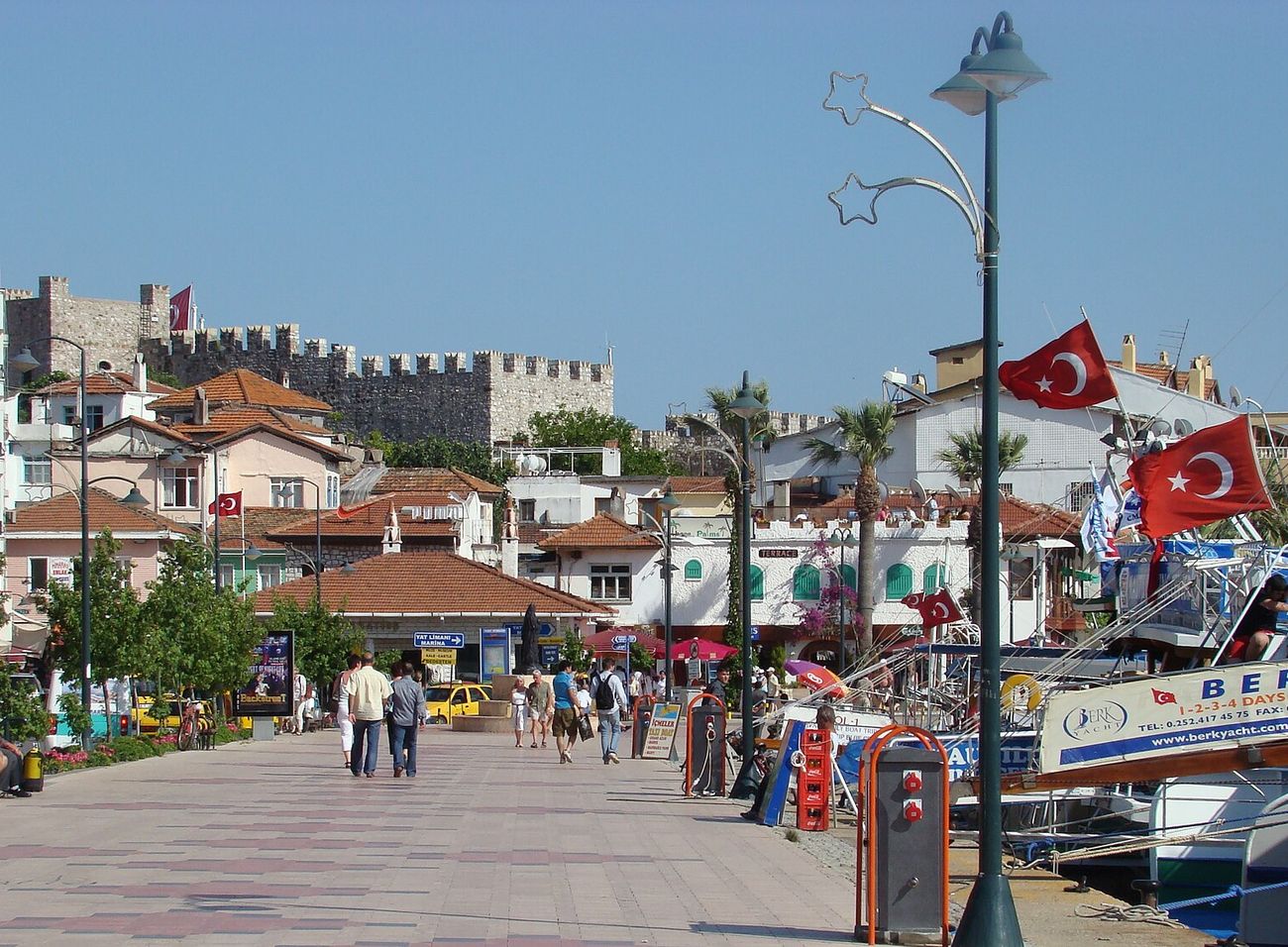 İçmeler 8 km altın kum mavi bayrak aile