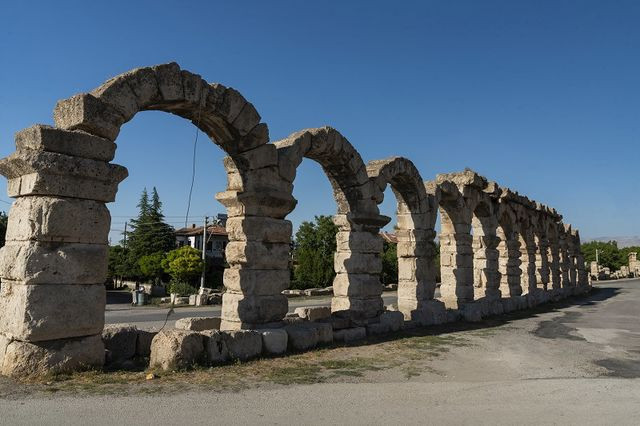 Tyana Roma su kemeri antik