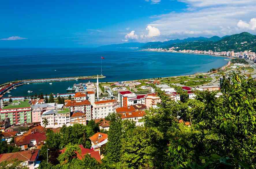 Ayder Yaylası Rize sisli sabah ahşap evler