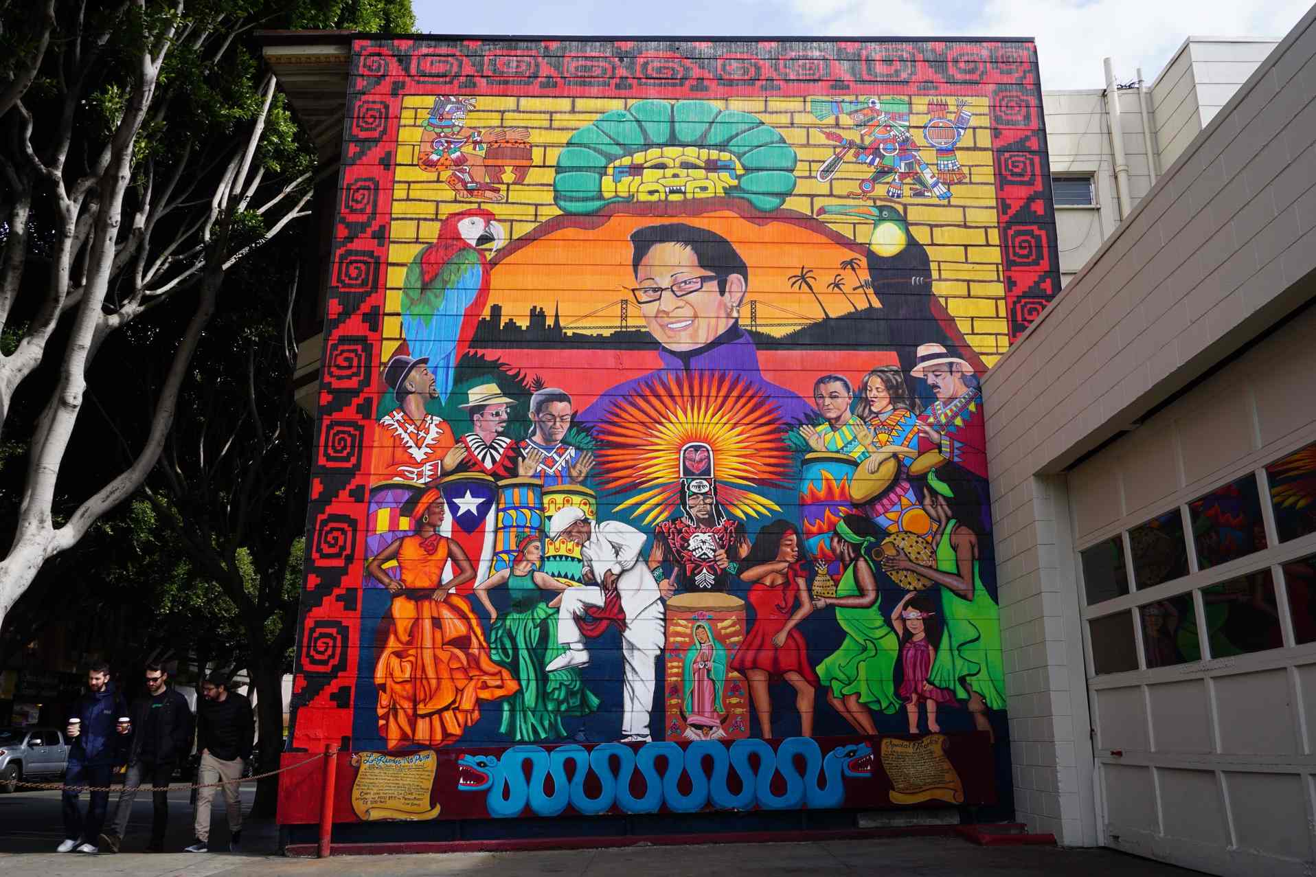 Mission District + Murals (Sokak Sanatı)