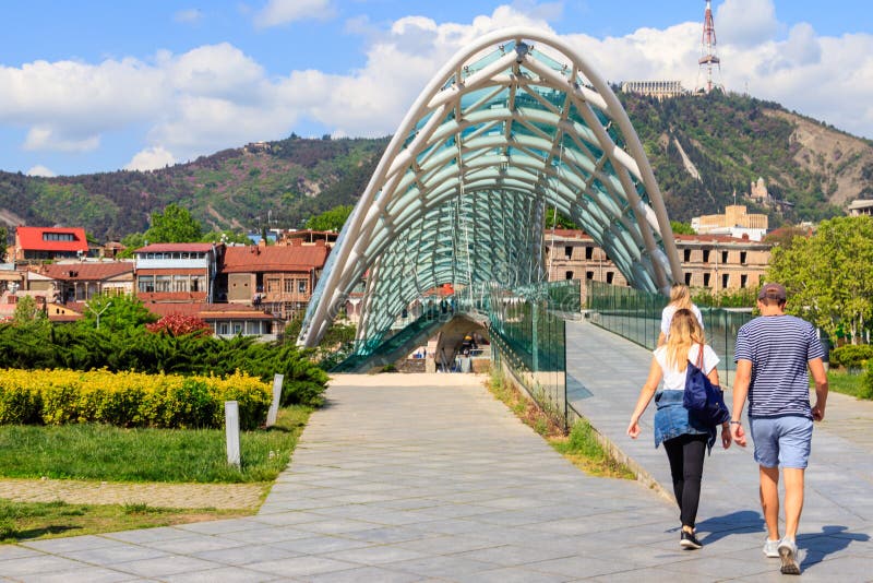 Peace Bridge (Mshvidobis xidi)