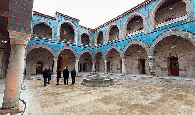 Gök Medrese mavi çini Selçuklu Tokat