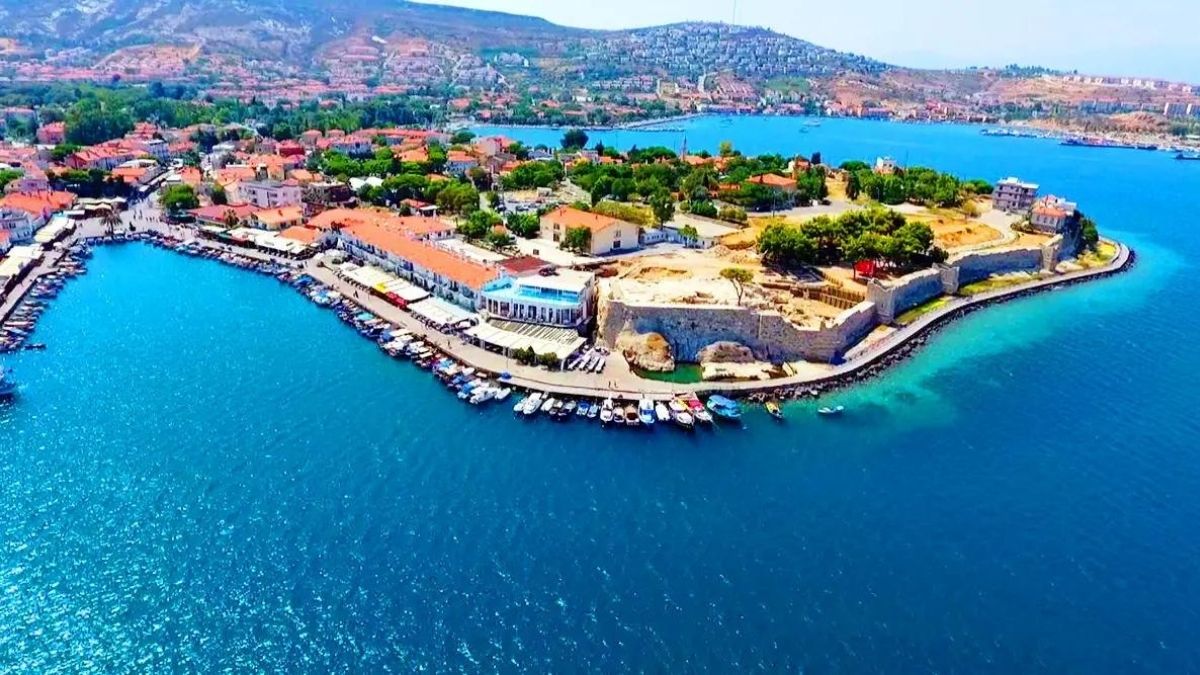 Foça, Türkiye — 2 gün (Yerel, Sahil)