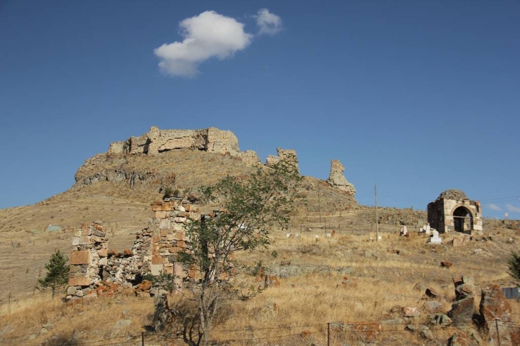 Yozgat Kalesi Selçuklu tepe panorama
