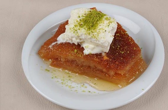 Kaymaklı ekmek kadayıfı