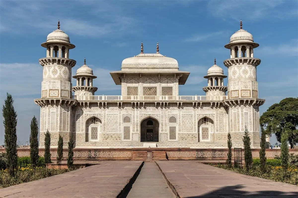 Itimad-ud-Daulah (Bebek Taj)