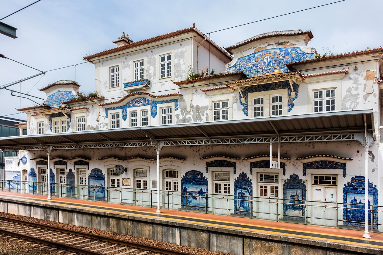 Aveiro Tren İstasyonu (Azulejo)