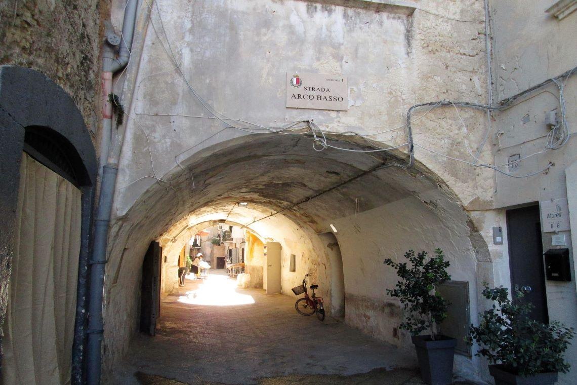 Arco Basso (Orecchiette Sokağı)