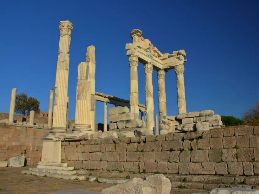 Bergama Trajan Tapınağı (Trajaneum)