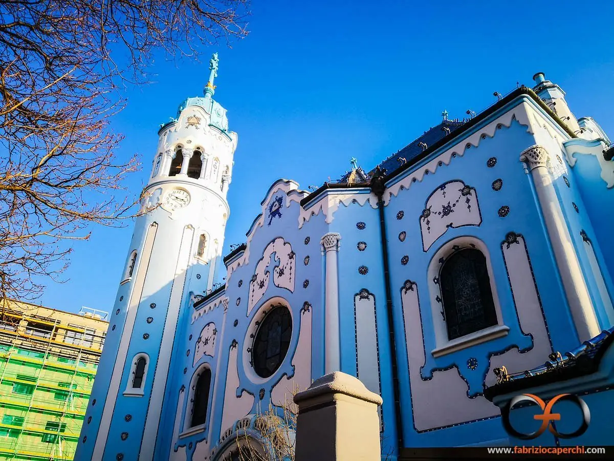 Bratislava: mavi kilise