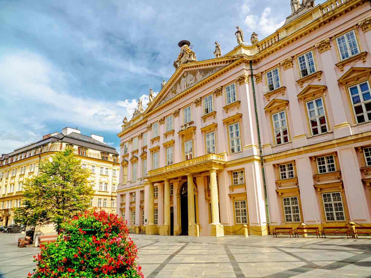 ucuzakesfet.com/bratislava-primate-sarayi