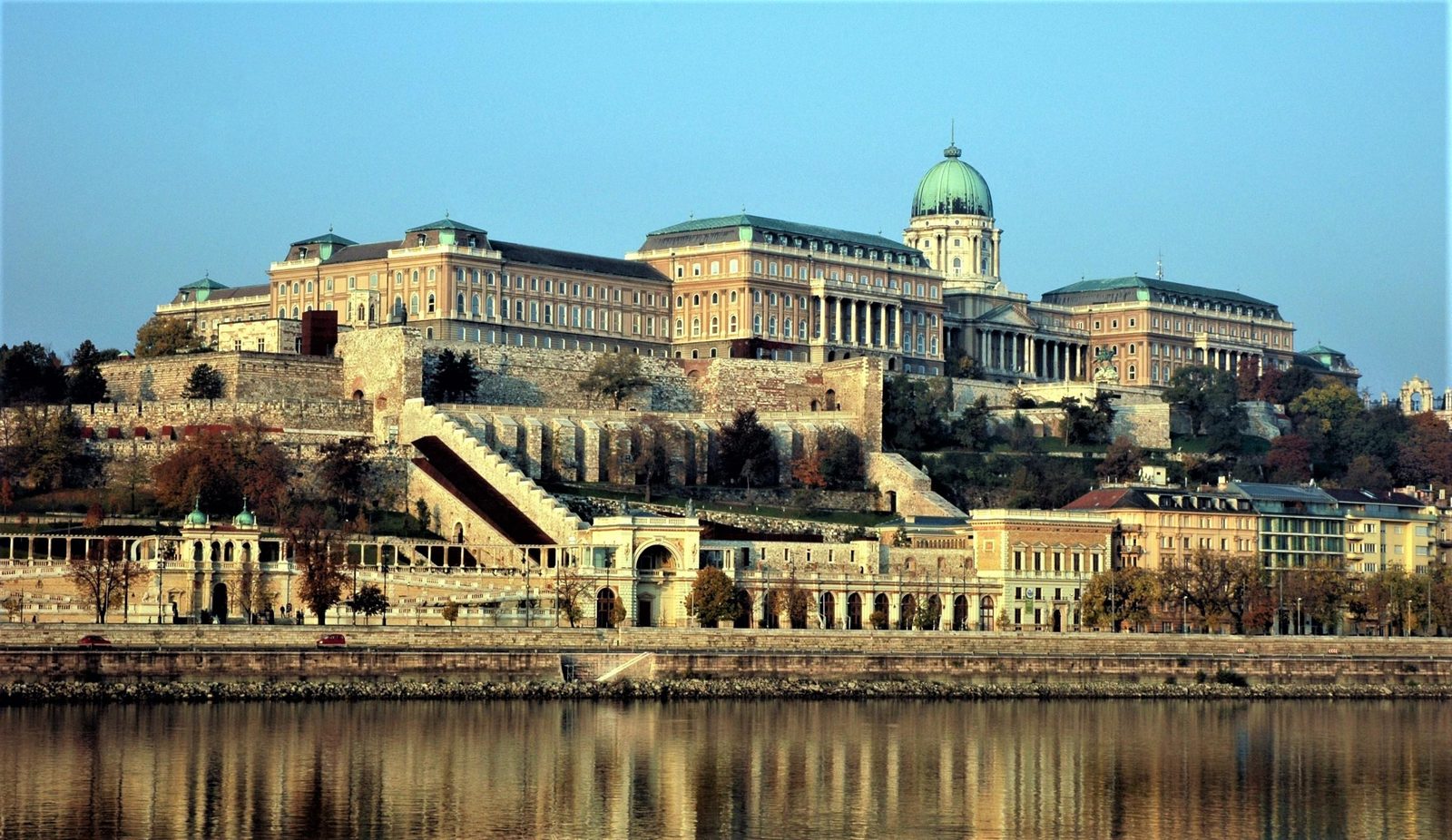 ucuzakesfet.com/budapeste-buda-kalesi-budai-var