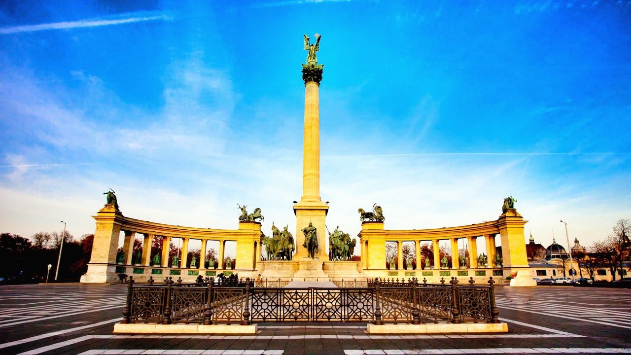 ucuzakesfet.com/budapeste-kahramanlar-meydani-sehir-parki