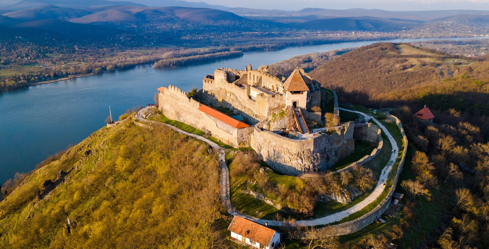 ucuzakesfet.com/budapeste-visegrad-tuna-dirsegi