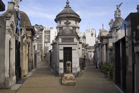 ucuzakesfet.com/buenos-aires-recoleta-mezarligi