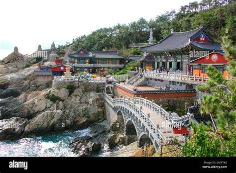 Busan Haedong Yonggungsa Tapınağı