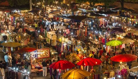 Chiang Mai Gece Pazarı (Night Bazaar)