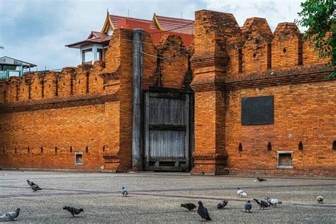 Chiang Mai Tha Pae Kapısı + Eski Şehir surları