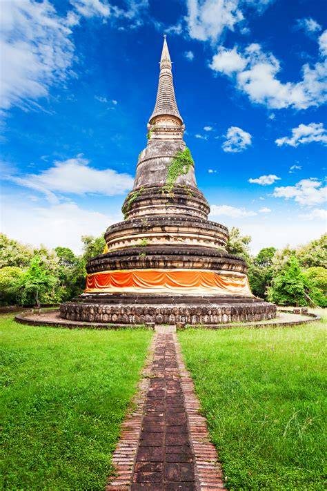 Chiang Mai Wat Umong (tünel tapınağı)