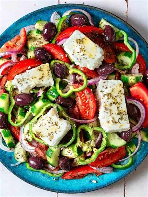 Horiatiki (köy salatası)