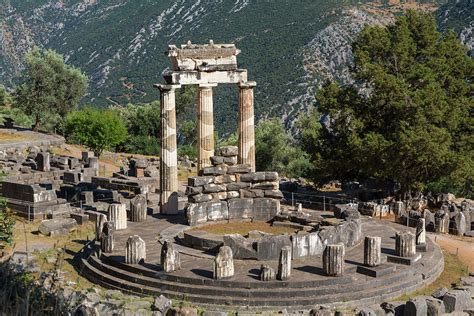 Delfi Tholos (Athena Pronaia)