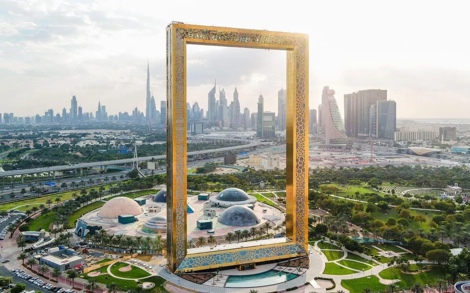 Dubai: frame