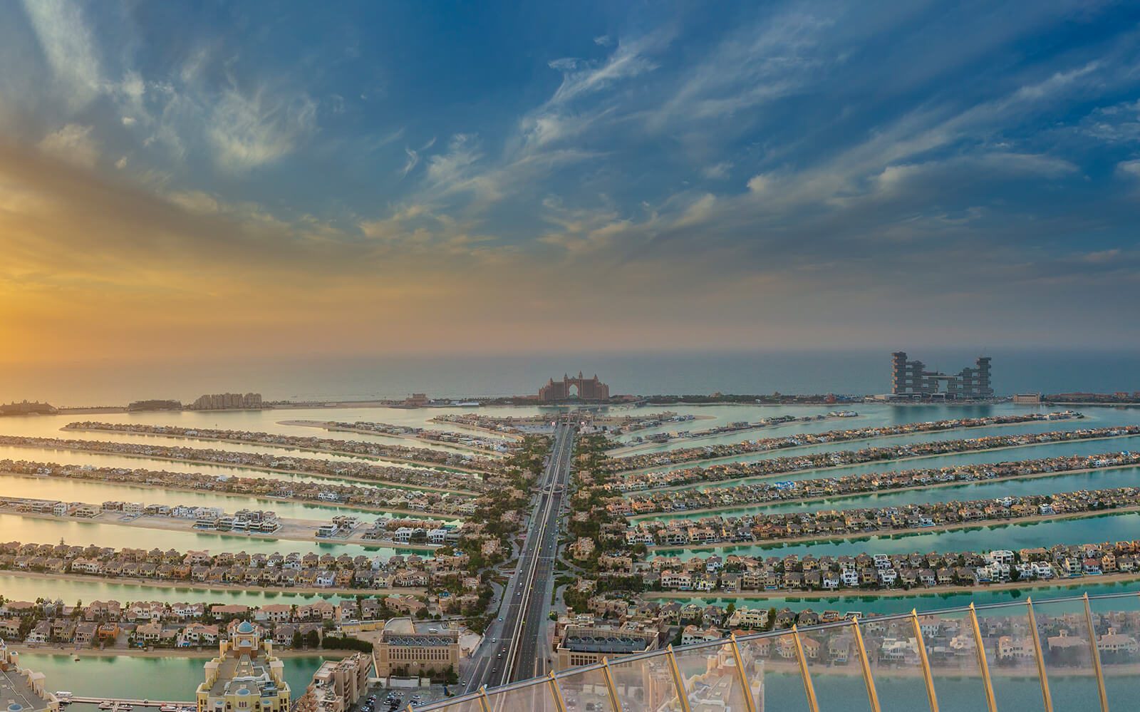 ucuzakesfet.com/dubai-palm-jumeirah-the-view-at-the-palm