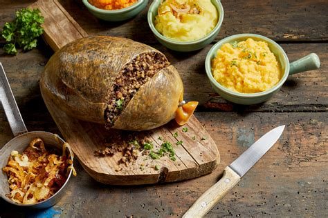 Haggis, neeps & tatties