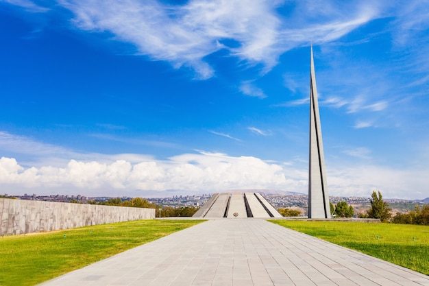 Erivan Tsitsernakaberd Soykırım Anıtı