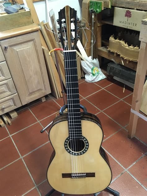 El yapımı gitar