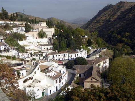 Granada Sacromonte (Çingene Mağaraları)